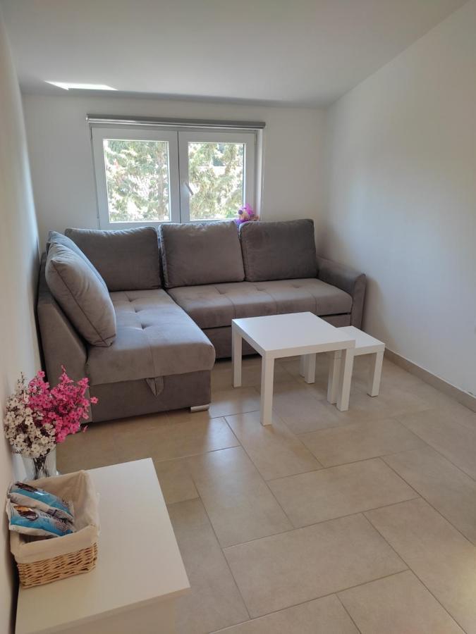 Aestas Apartment Pula Bagian luar foto